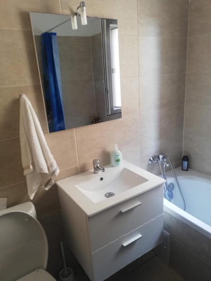 Ella Doo Apartament - 15 Min De Palas Hlincea ภายนอก รูปภาพ