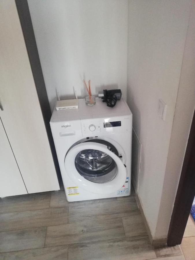 Ella Doo Apartament - 15 Min De Palas Hlincea ภายนอก รูปภาพ